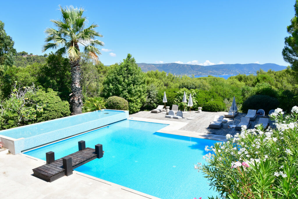 Location villa au Cap Bénat VILLA BLEUE