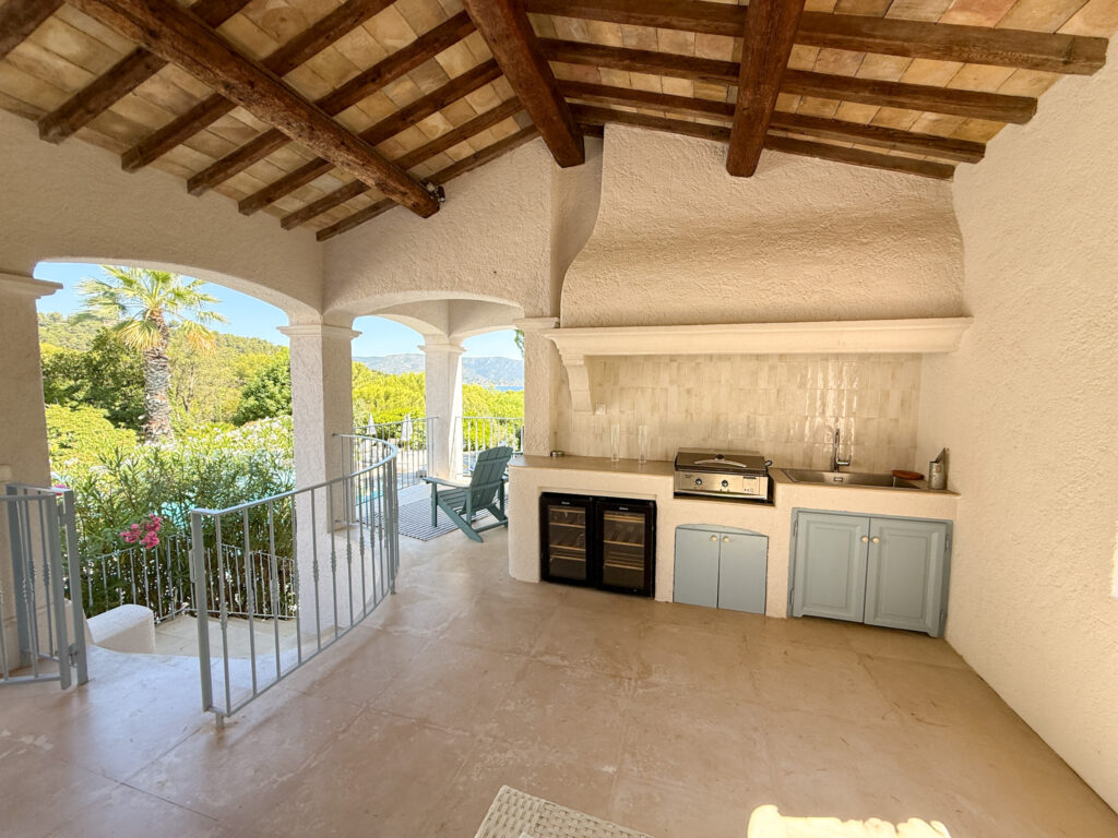 Location villa au Cap Bénat VILLA BLEUE
