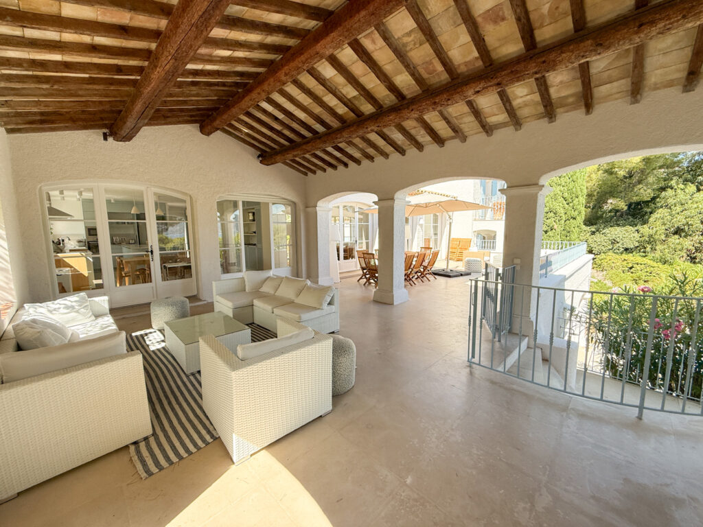 Location villa au Cap Bénat VILLA BLEUE