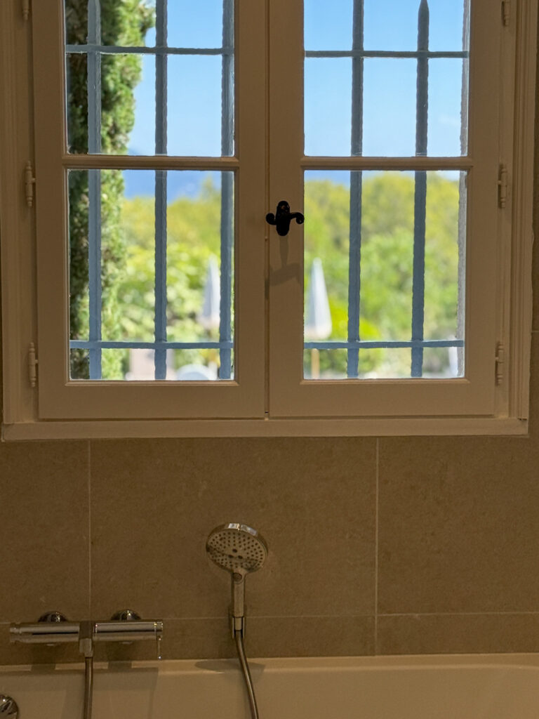 Location villa au Cap Bénat VILLA BLEUE