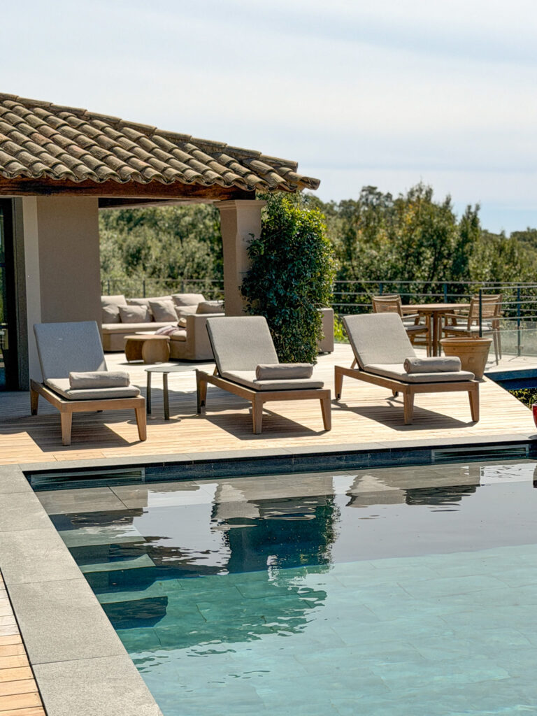 Piscine de la villa Casa Mia avec vue mer Méditerranée